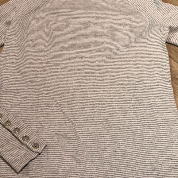 J.McLaughlin Button Sleeve Longsleeve Top - Picture 4 of 5